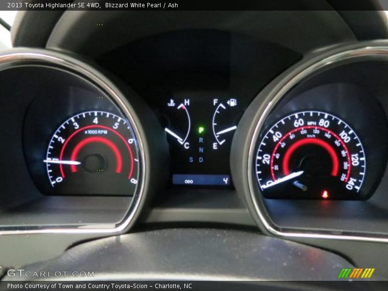 Blizzard White Pearl / Ash 2013 Toyota Highlander SE 4WD
