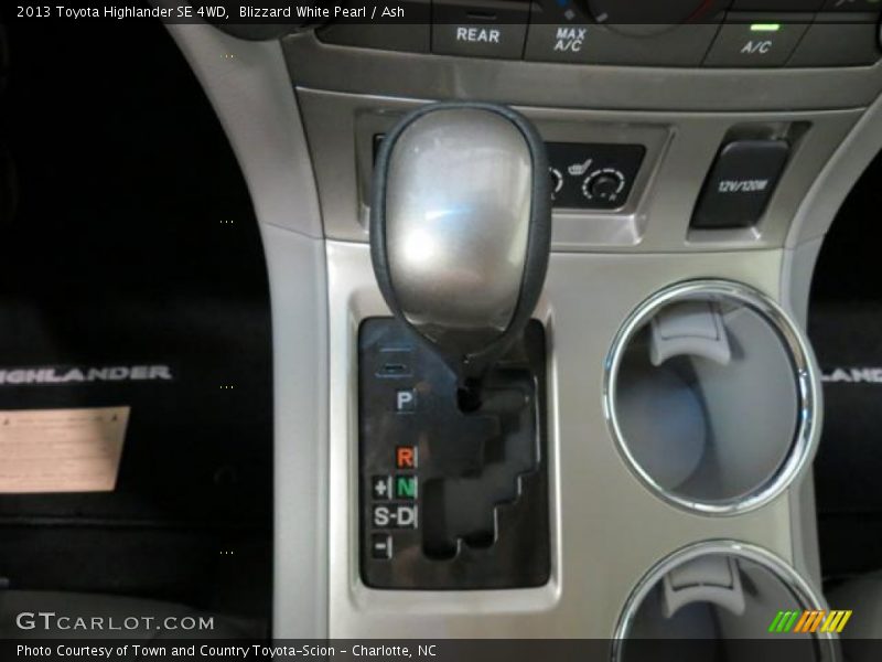 Blizzard White Pearl / Ash 2013 Toyota Highlander SE 4WD