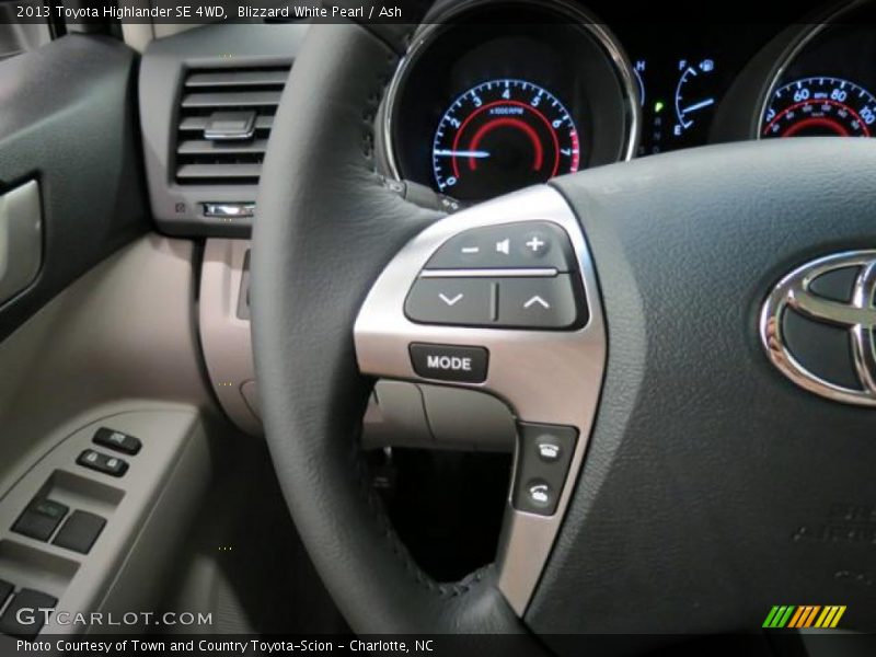 Blizzard White Pearl / Ash 2013 Toyota Highlander SE 4WD