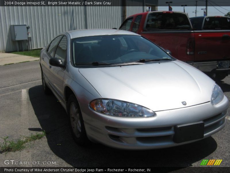 Bright Silver Metallic / Dark Slate Gray 2004 Dodge Intrepid SE