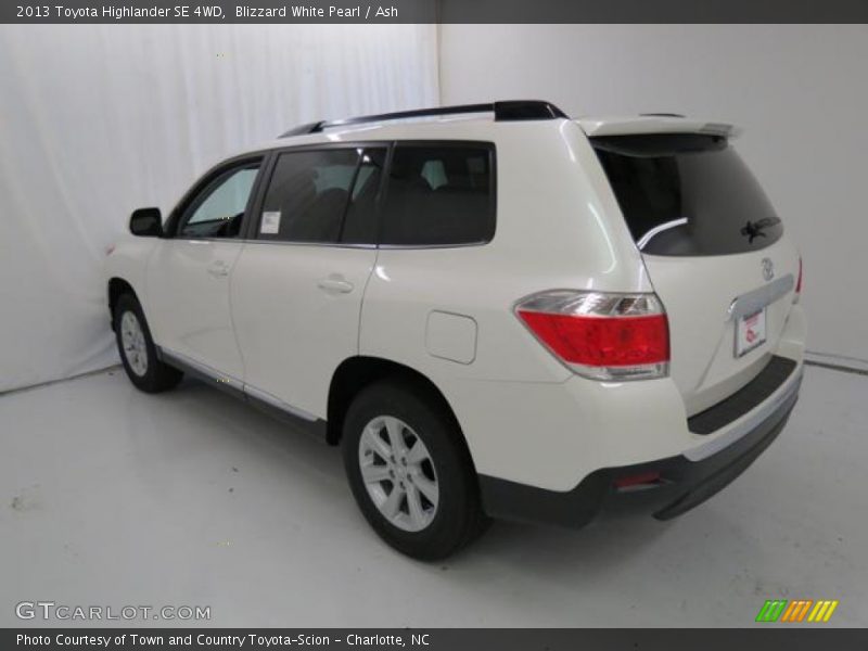 Blizzard White Pearl / Ash 2013 Toyota Highlander SE 4WD