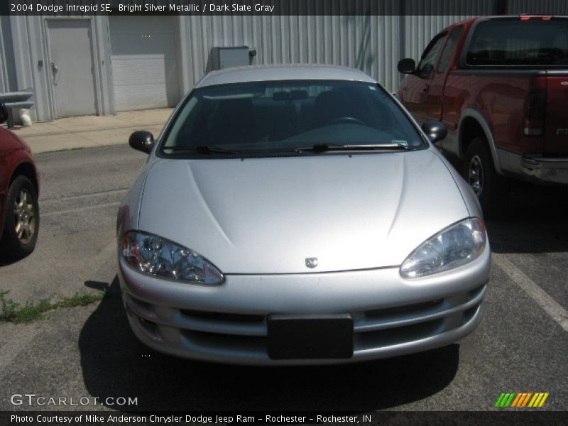 Bright Silver Metallic / Dark Slate Gray 2004 Dodge Intrepid SE