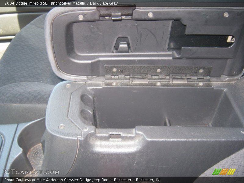 Bright Silver Metallic / Dark Slate Gray 2004 Dodge Intrepid SE