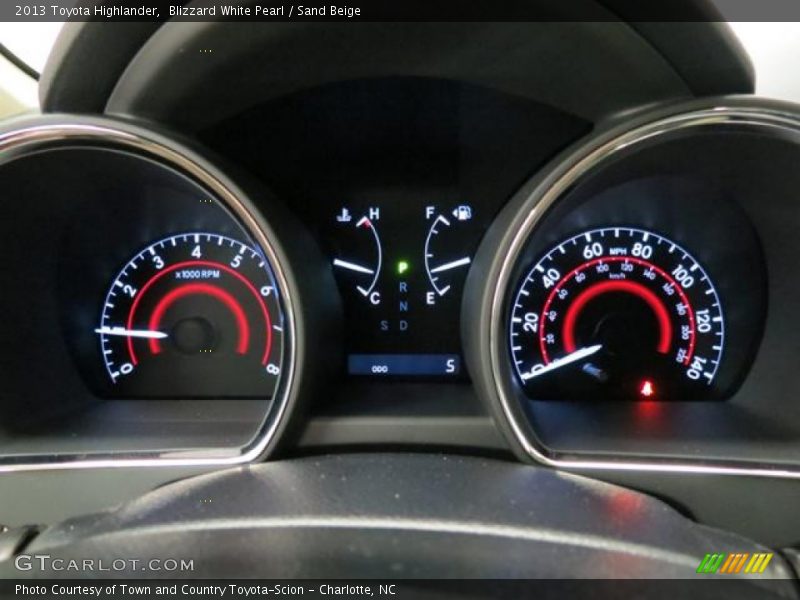 Blizzard White Pearl / Sand Beige 2013 Toyota Highlander