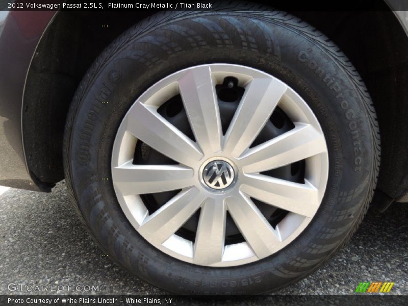 Platinum Gray Metallic / Titan Black 2012 Volkswagen Passat 2.5L S