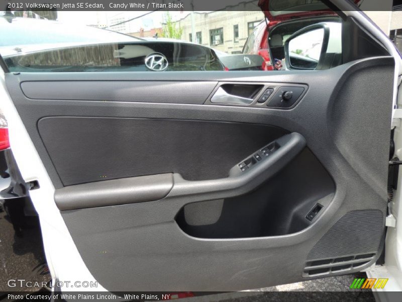 Candy White / Titan Black 2012 Volkswagen Jetta SE Sedan