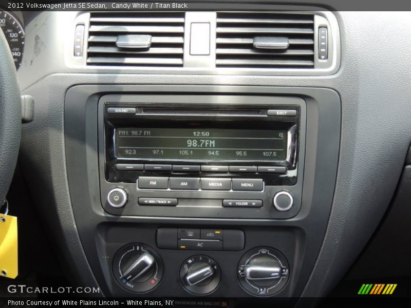 Candy White / Titan Black 2012 Volkswagen Jetta SE Sedan