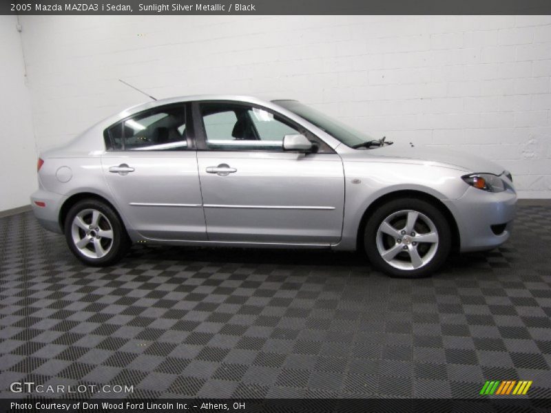 2005 MAZDA3 i Sedan Sunlight Silver Metallic