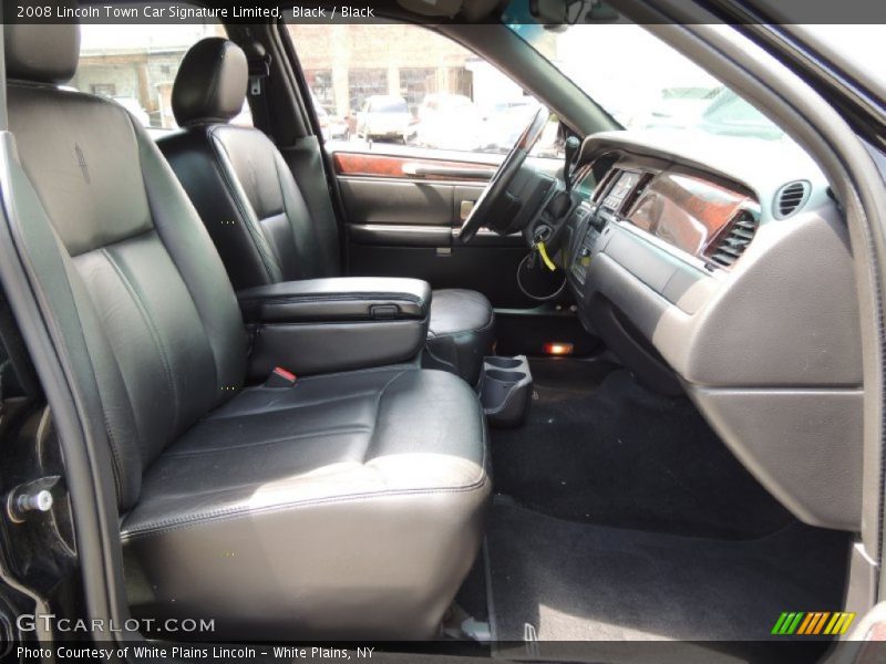 Front Seat of 2008 Town Car Signature Limited