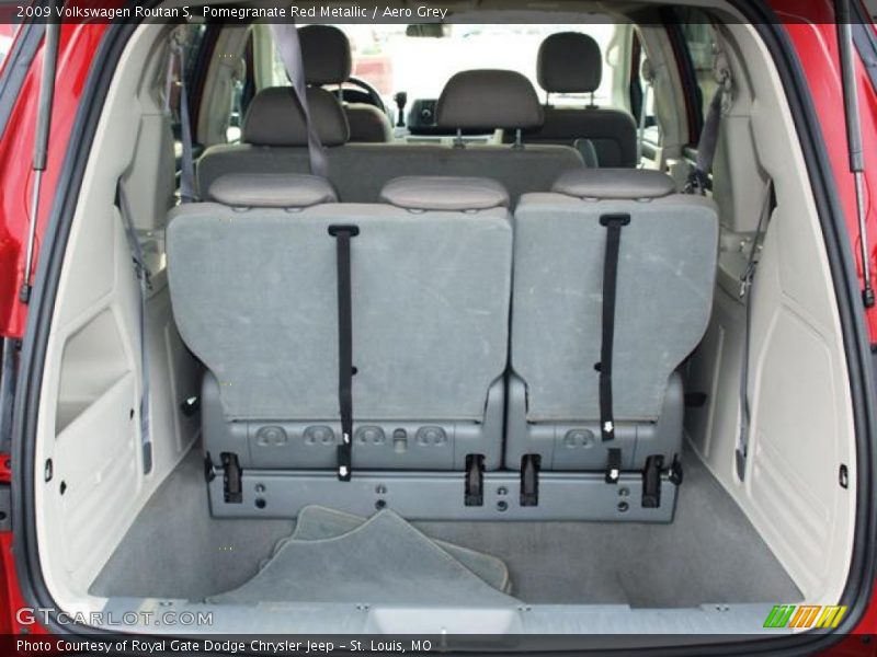 Pomegranate Red Metallic / Aero Grey 2009 Volkswagen Routan S