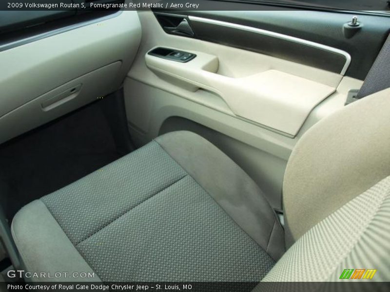 Pomegranate Red Metallic / Aero Grey 2009 Volkswagen Routan S