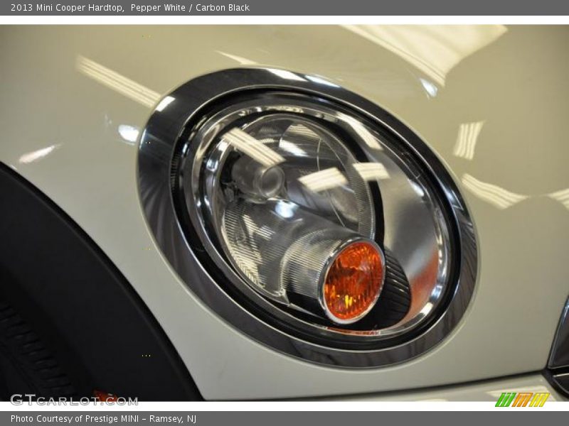 Pepper White / Carbon Black 2013 Mini Cooper Hardtop