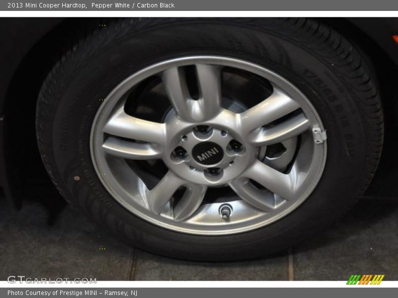 Pepper White / Carbon Black 2013 Mini Cooper Hardtop