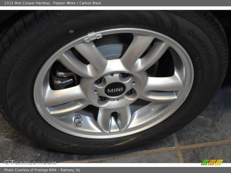 Pepper White / Carbon Black 2013 Mini Cooper Hardtop