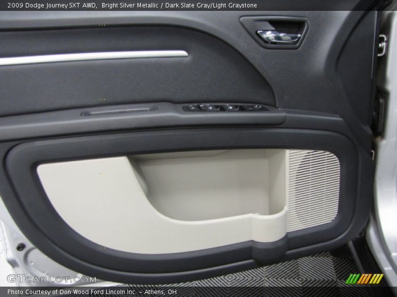 Bright Silver Metallic / Dark Slate Gray/Light Graystone 2009 Dodge Journey SXT AWD
