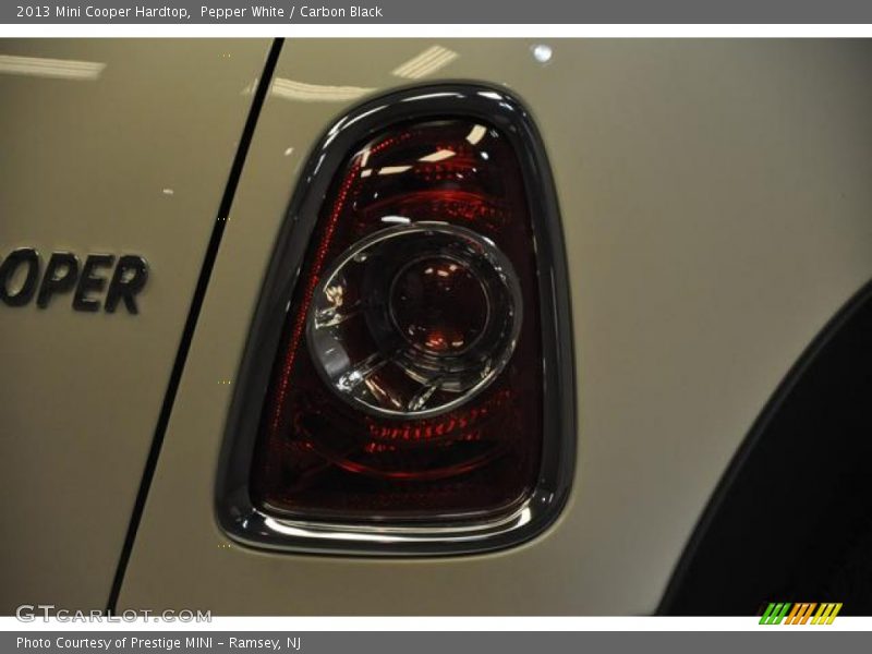 Pepper White / Carbon Black 2013 Mini Cooper Hardtop