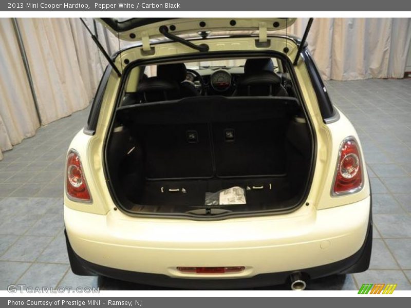 Pepper White / Carbon Black 2013 Mini Cooper Hardtop