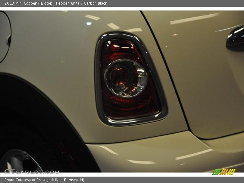 Pepper White / Carbon Black 2013 Mini Cooper Hardtop