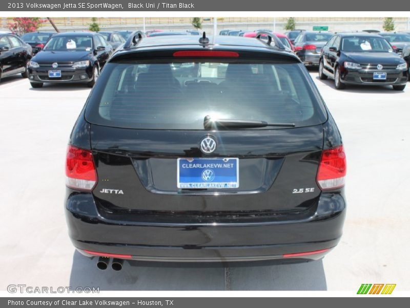 Black Uni / Titan Black 2013 Volkswagen Jetta SE SportWagen
