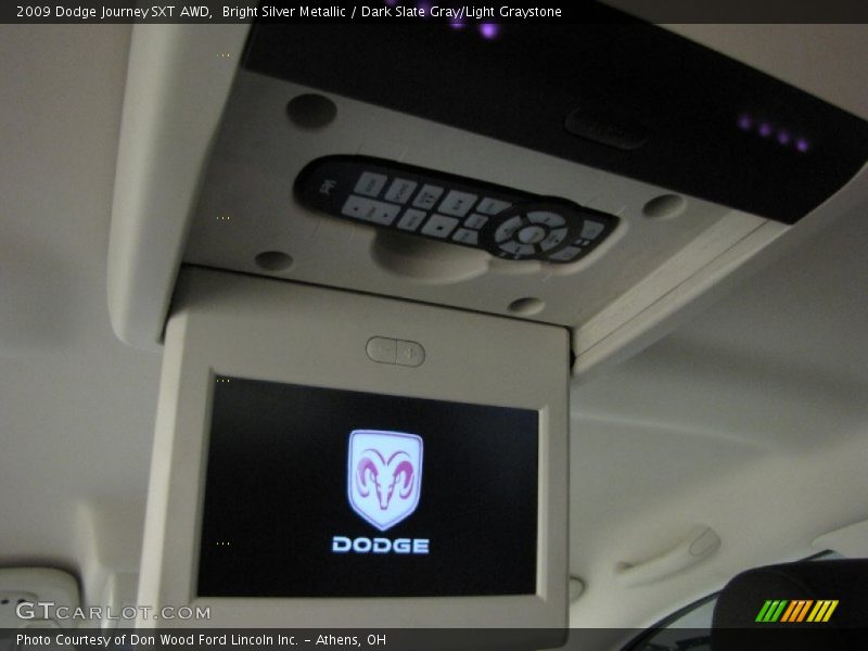 Bright Silver Metallic / Dark Slate Gray/Light Graystone 2009 Dodge Journey SXT AWD