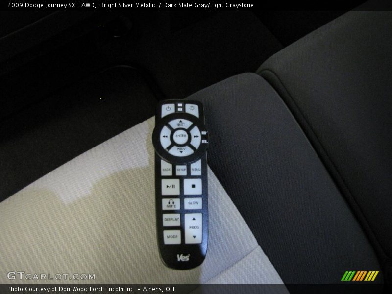 Bright Silver Metallic / Dark Slate Gray/Light Graystone 2009 Dodge Journey SXT AWD