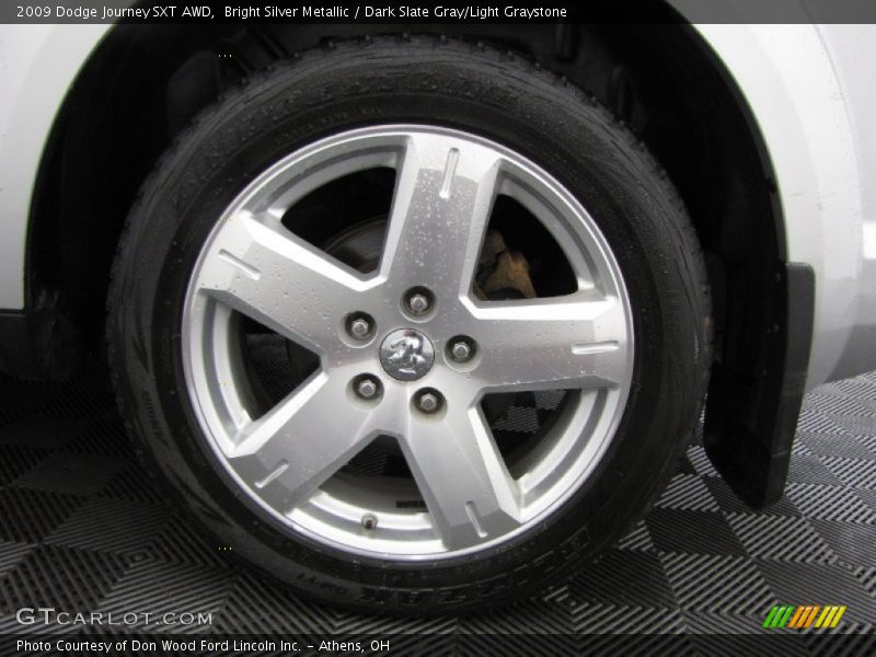 Bright Silver Metallic / Dark Slate Gray/Light Graystone 2009 Dodge Journey SXT AWD