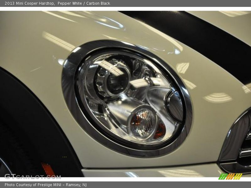 Pepper White / Carbon Black 2013 Mini Cooper Hardtop