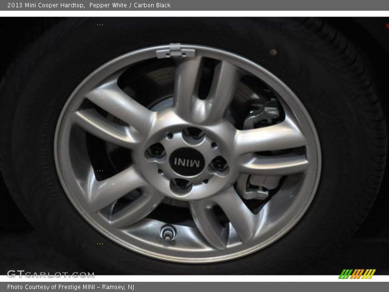 Pepper White / Carbon Black 2013 Mini Cooper Hardtop