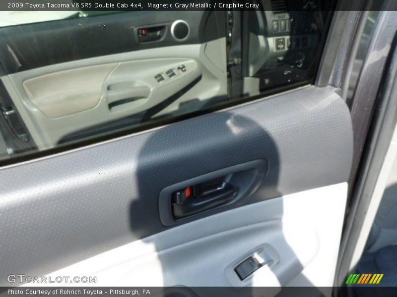 Magnetic Gray Metallic / Graphite Gray 2009 Toyota Tacoma V6 SR5 Double Cab 4x4
