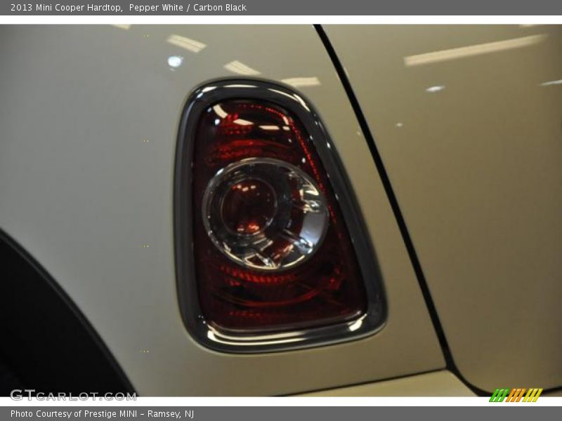 Pepper White / Carbon Black 2013 Mini Cooper Hardtop