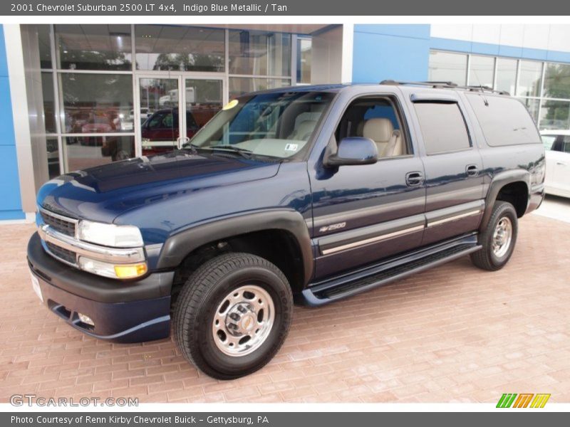 Front 3/4 View of 2001 Suburban 2500 LT 4x4