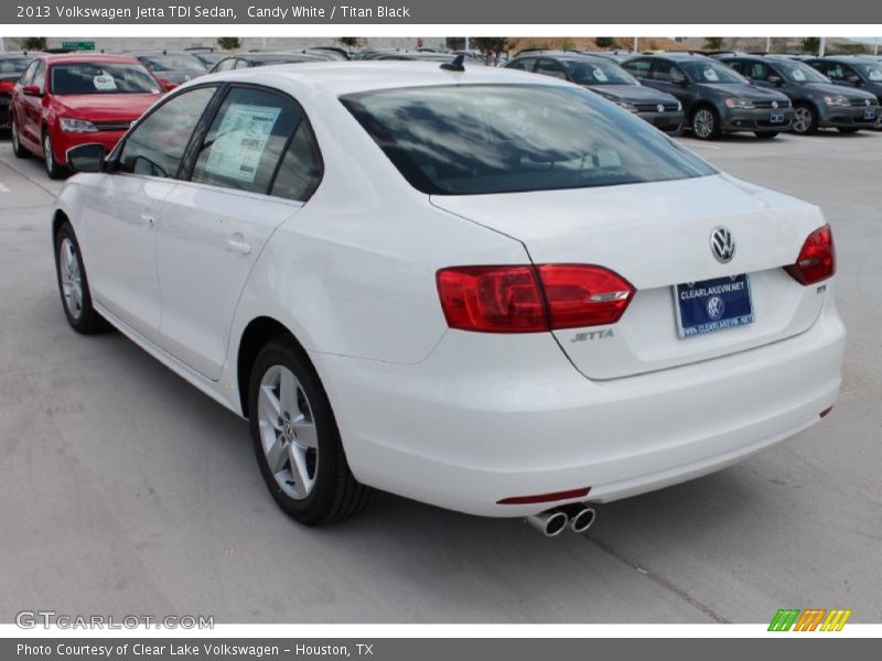 Candy White / Titan Black 2013 Volkswagen Jetta TDI Sedan