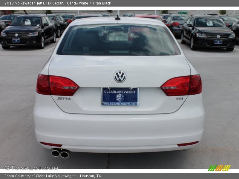 Candy White / Titan Black 2013 Volkswagen Jetta TDI Sedan