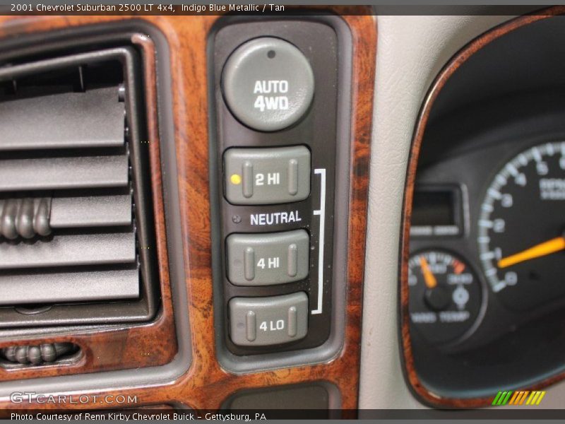 Controls of 2001 Suburban 2500 LT 4x4