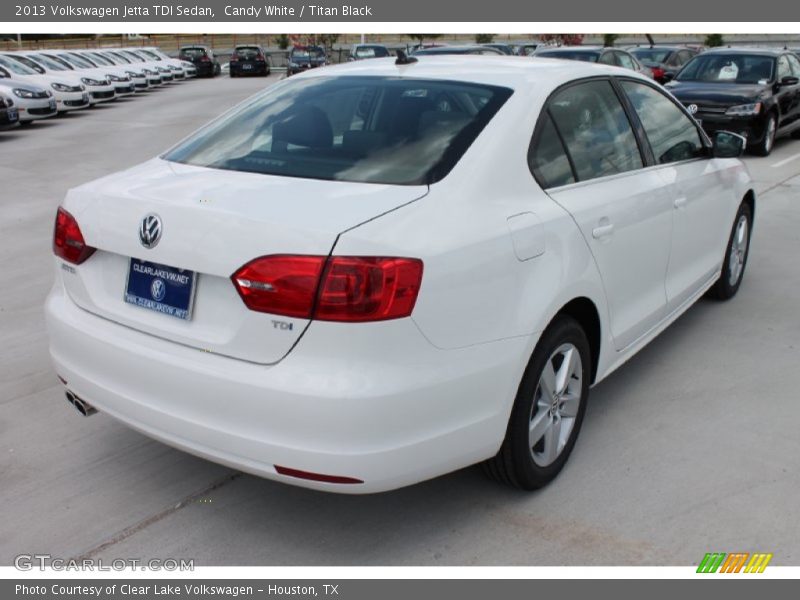 Candy White / Titan Black 2013 Volkswagen Jetta TDI Sedan