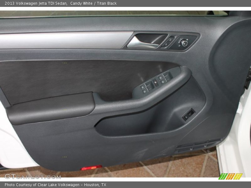 Candy White / Titan Black 2013 Volkswagen Jetta TDI Sedan
