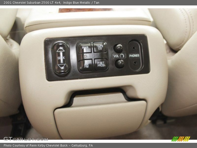 Controls of 2001 Suburban 2500 LT 4x4