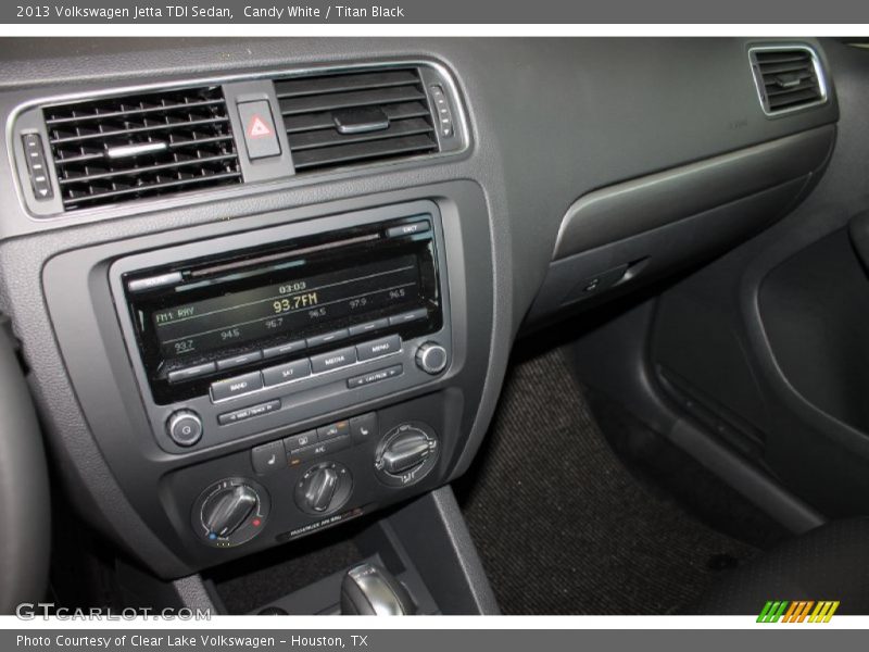 Candy White / Titan Black 2013 Volkswagen Jetta TDI Sedan