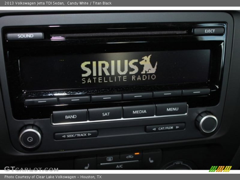 Candy White / Titan Black 2013 Volkswagen Jetta TDI Sedan
