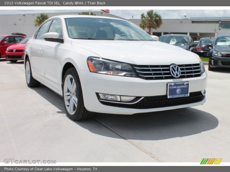 Candy White / Titan Black 2013 Volkswagen Passat TDI SEL