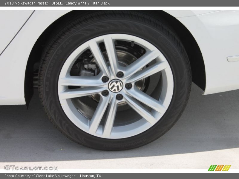 Candy White / Titan Black 2013 Volkswagen Passat TDI SEL