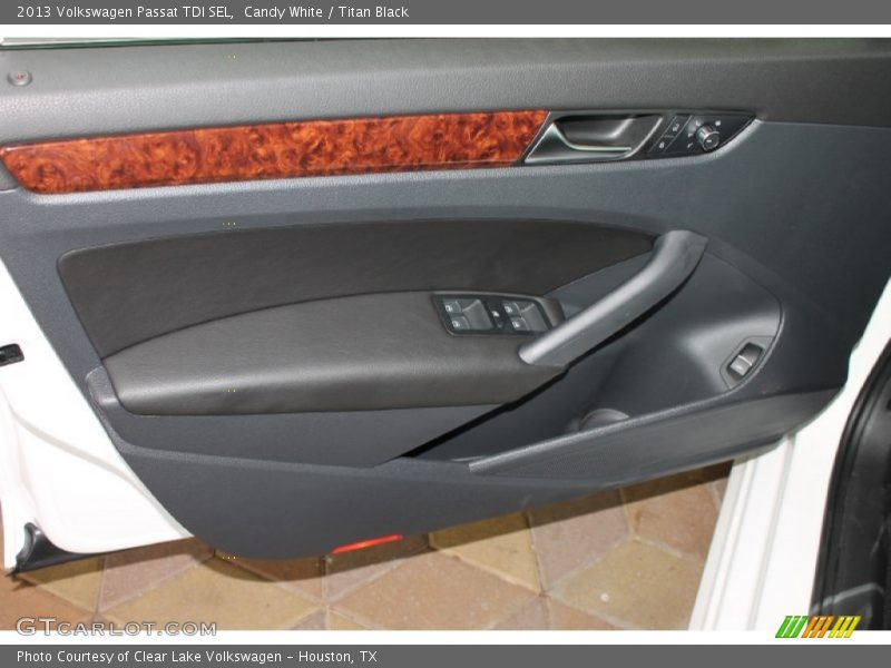 Candy White / Titan Black 2013 Volkswagen Passat TDI SEL