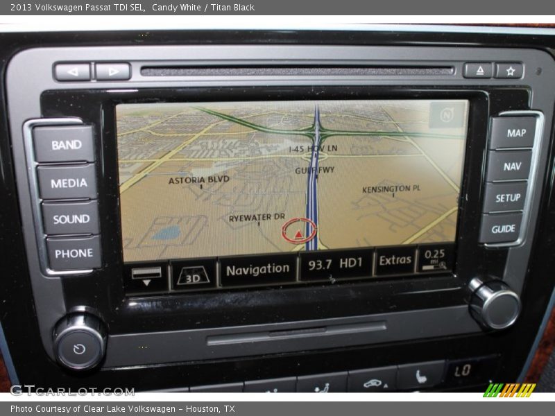 Candy White / Titan Black 2013 Volkswagen Passat TDI SEL