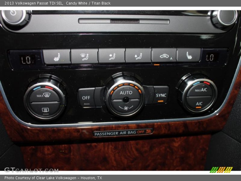 Candy White / Titan Black 2013 Volkswagen Passat TDI SEL