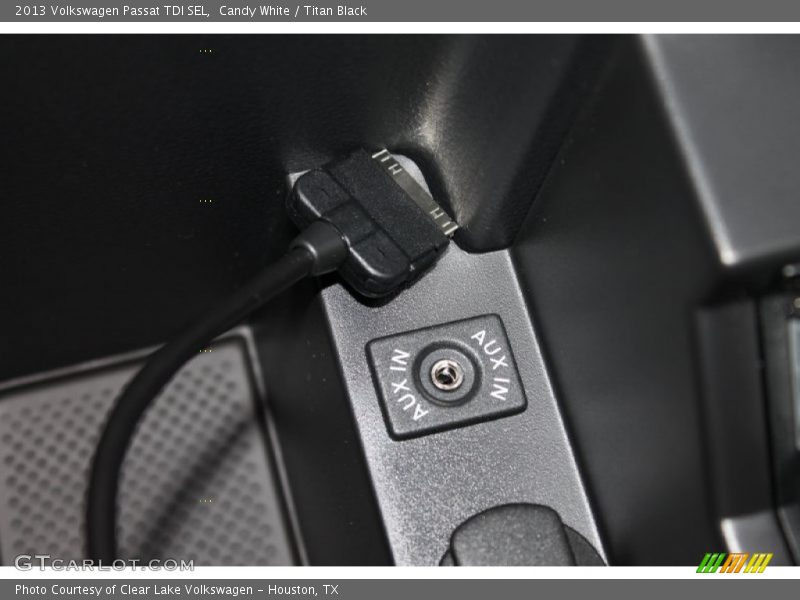 Candy White / Titan Black 2013 Volkswagen Passat TDI SEL