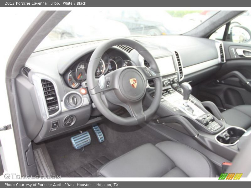 Dashboard of 2013 Cayenne Turbo