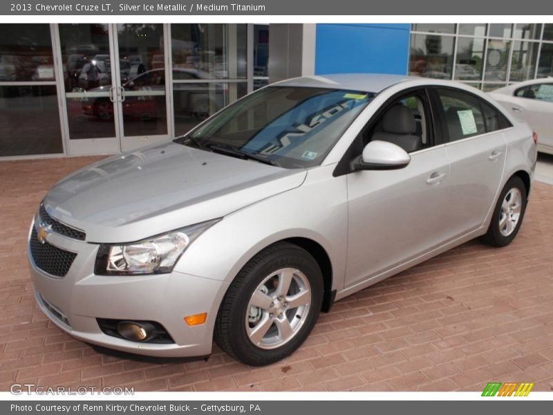 Front 3/4 View of 2013 Cruze LT
