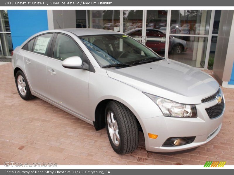 Front 3/4 View of 2013 Cruze LT
