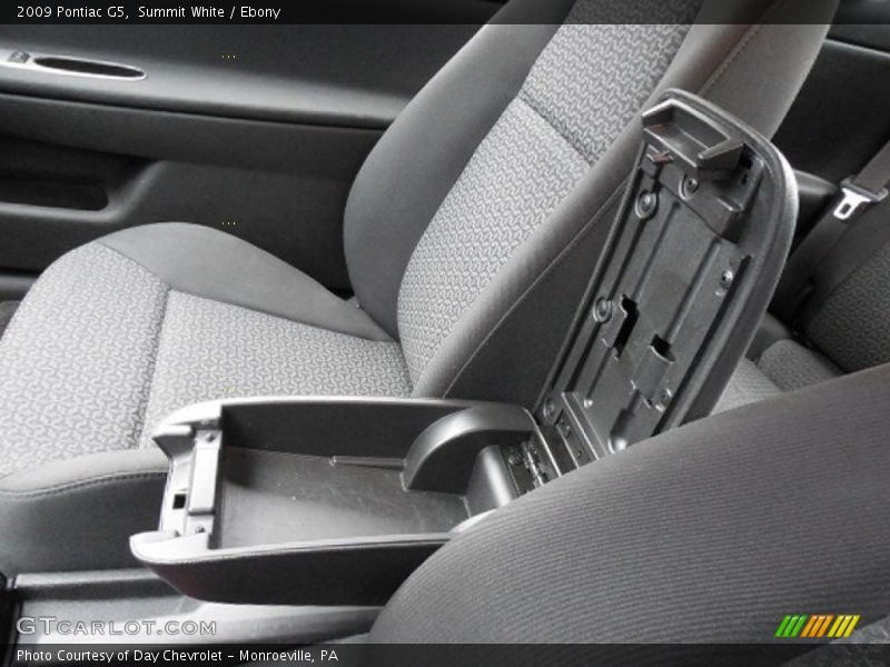 Summit White / Ebony 2009 Pontiac G5