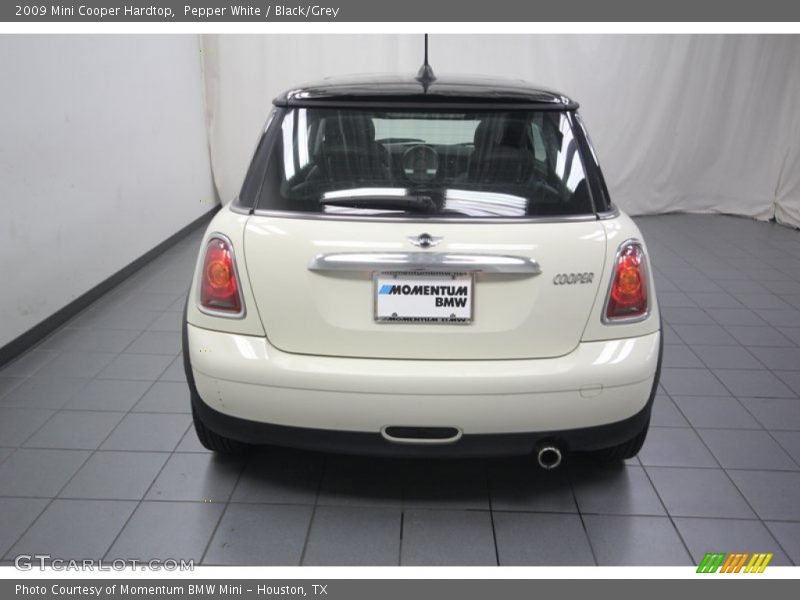 Pepper White / Black/Grey 2009 Mini Cooper Hardtop